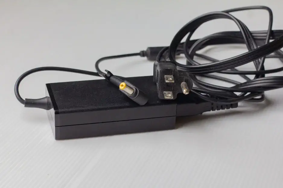 sạt laptop giá rẻ